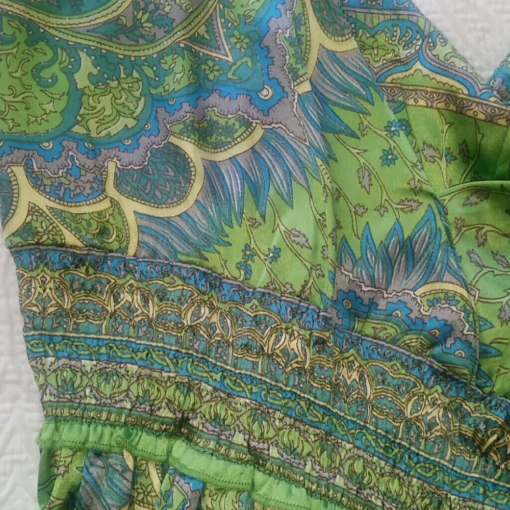 Beautiful Polyester Dress - Picture 2 of 2